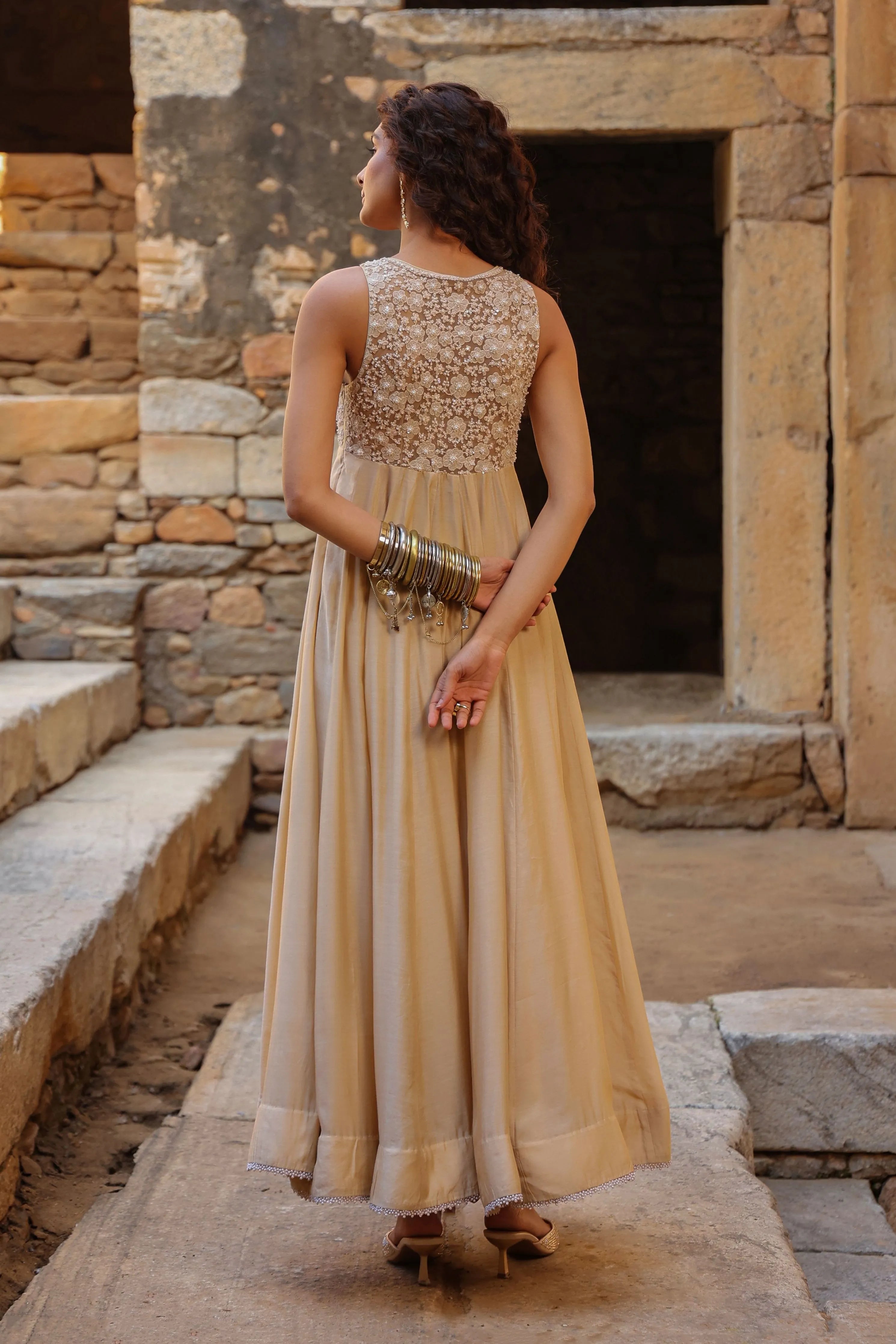 Vaayu Ivory Sleeveless Kalidar Set