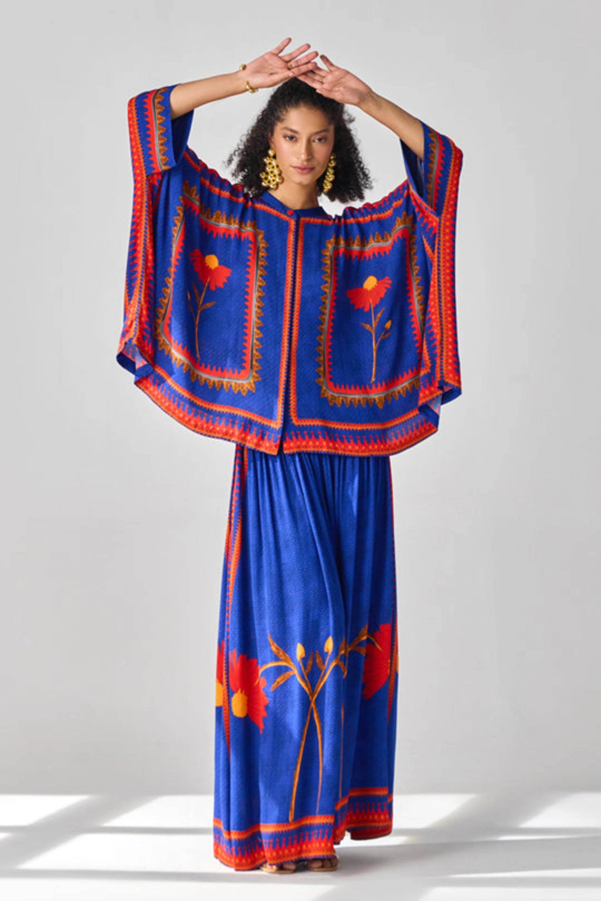 Blue Geometric Printed Cape With Pants
