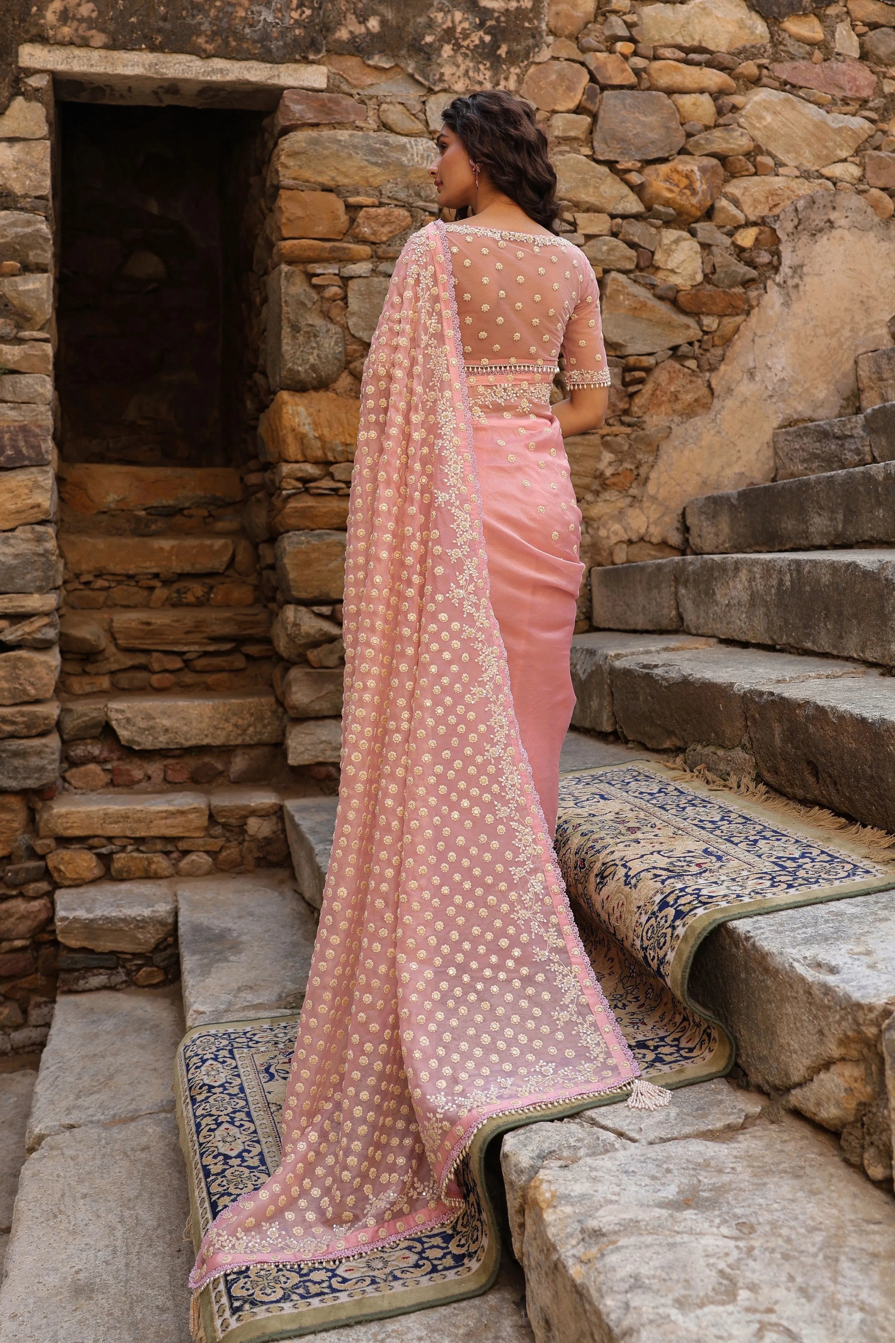 Vaayu Pink Heavy Butti Jaal Saree Set