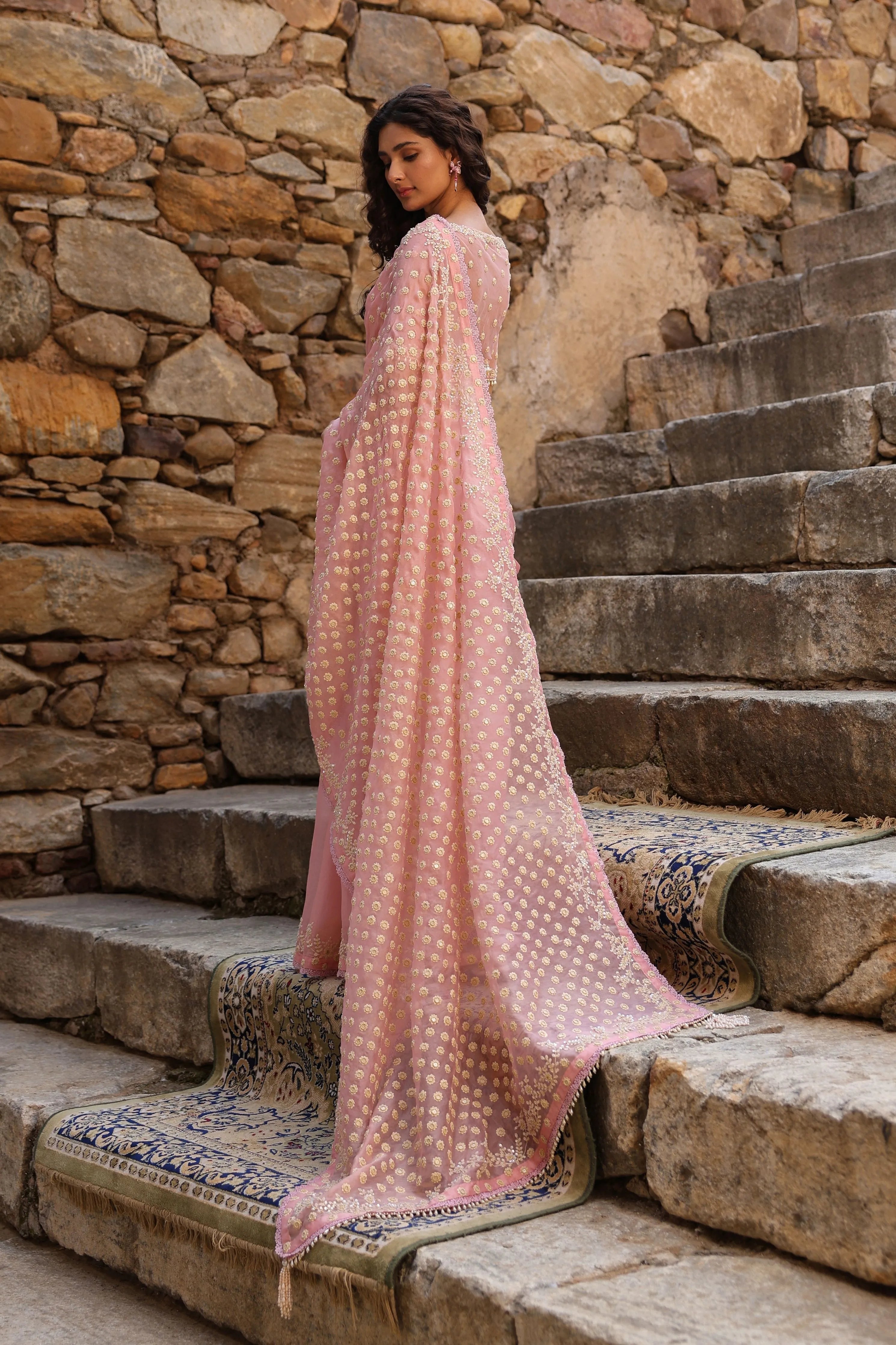 Vaayu Pink Heavy Butti Jaal Saree Set