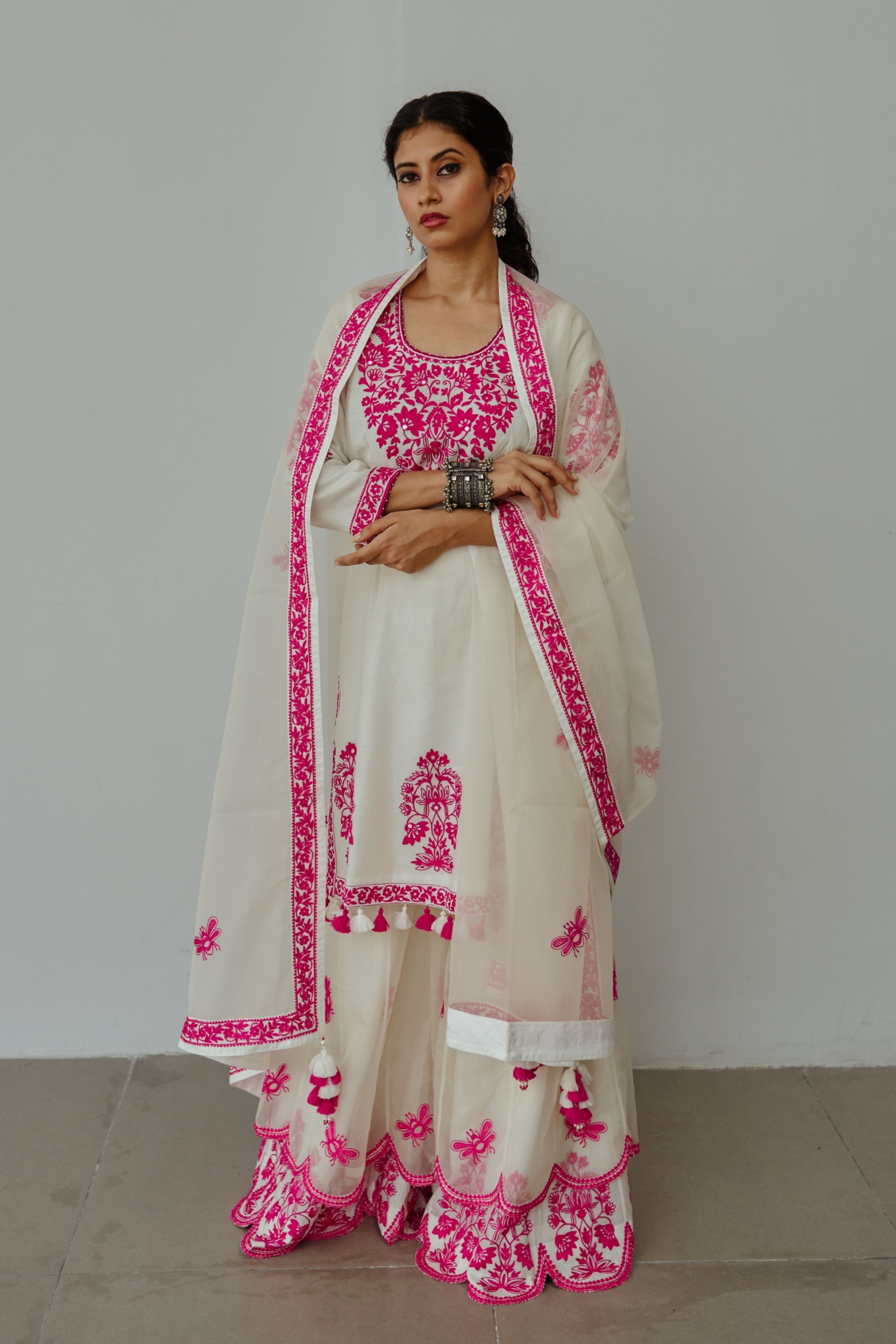 Beaming Bee Ivory Kurta Set