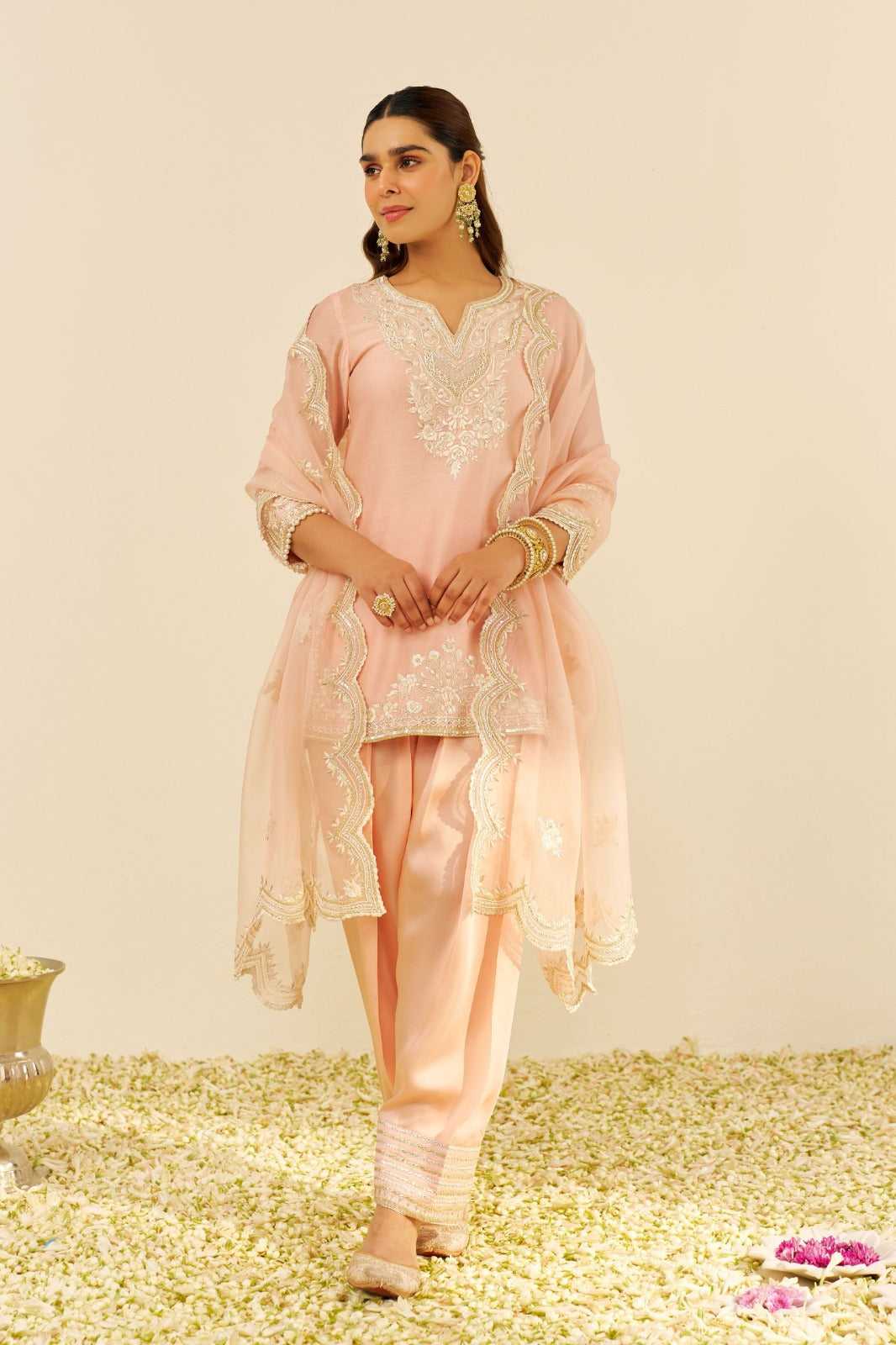 Haniya Off Rose Short Kurta With Salwar