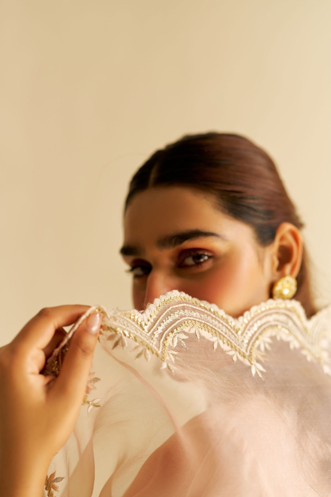 Haniya Off Rose Short Kurta Set With Dupatta