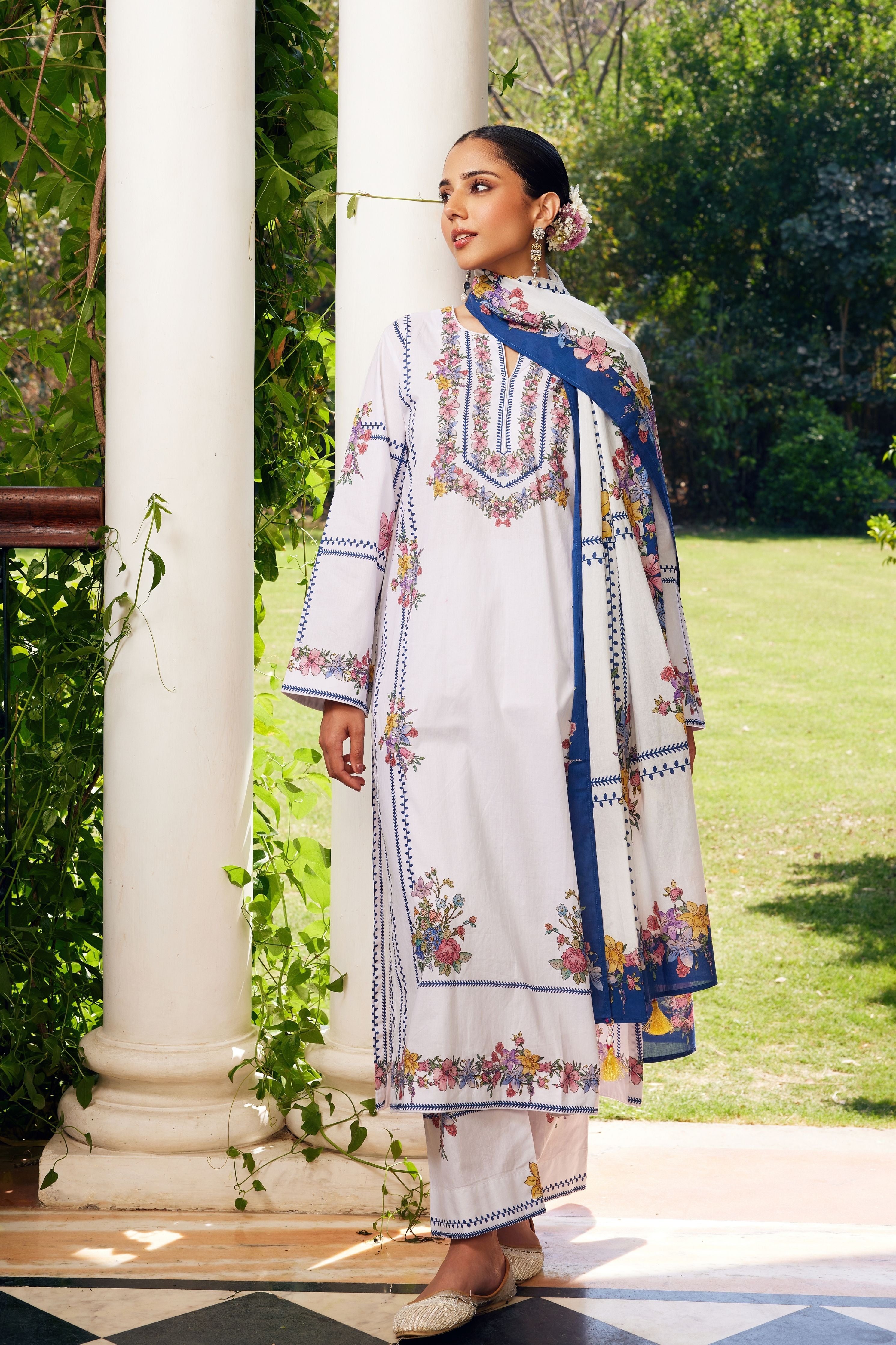 White Gulzaar Kurta Set
