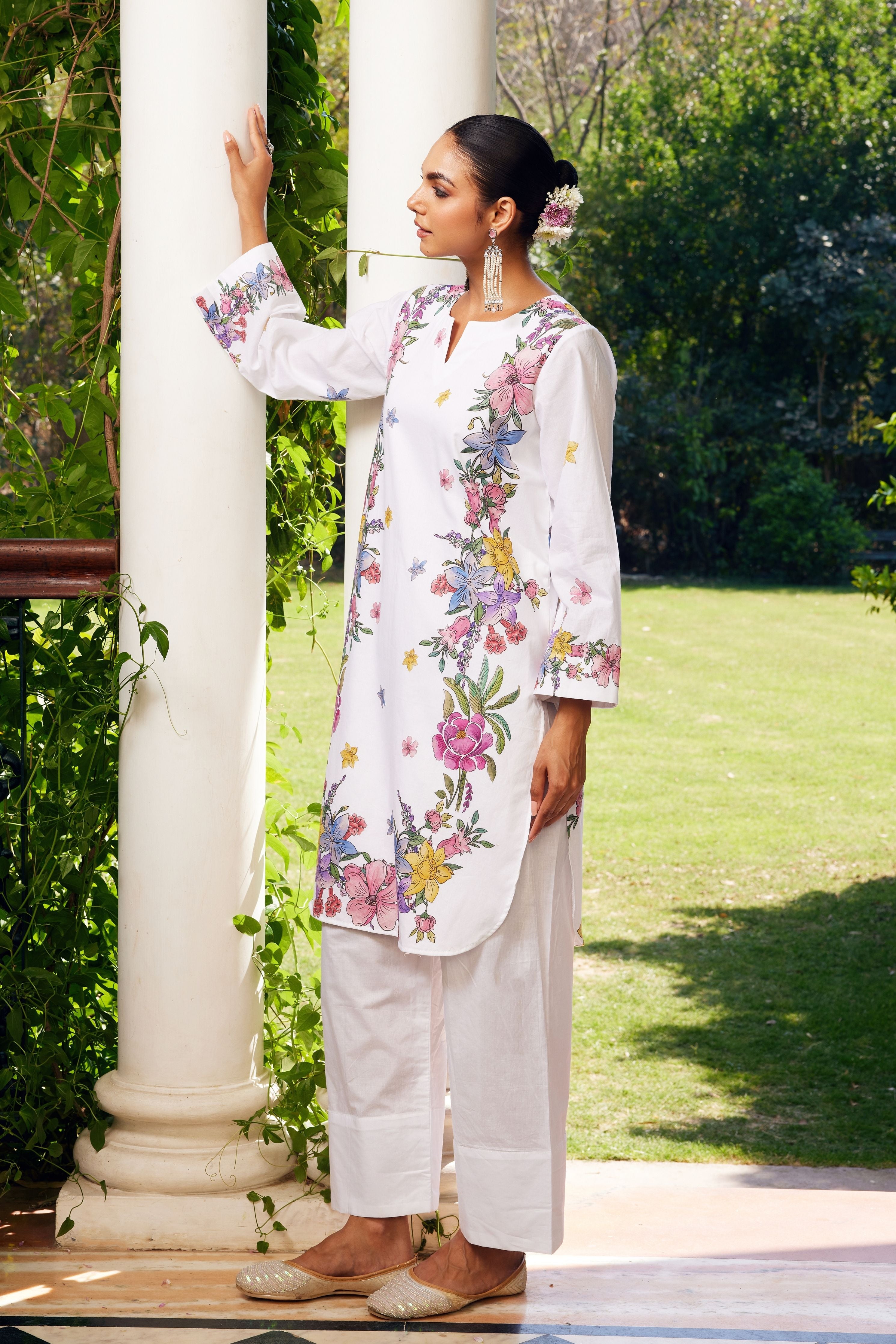 White Gulzaar Short Kurta Set