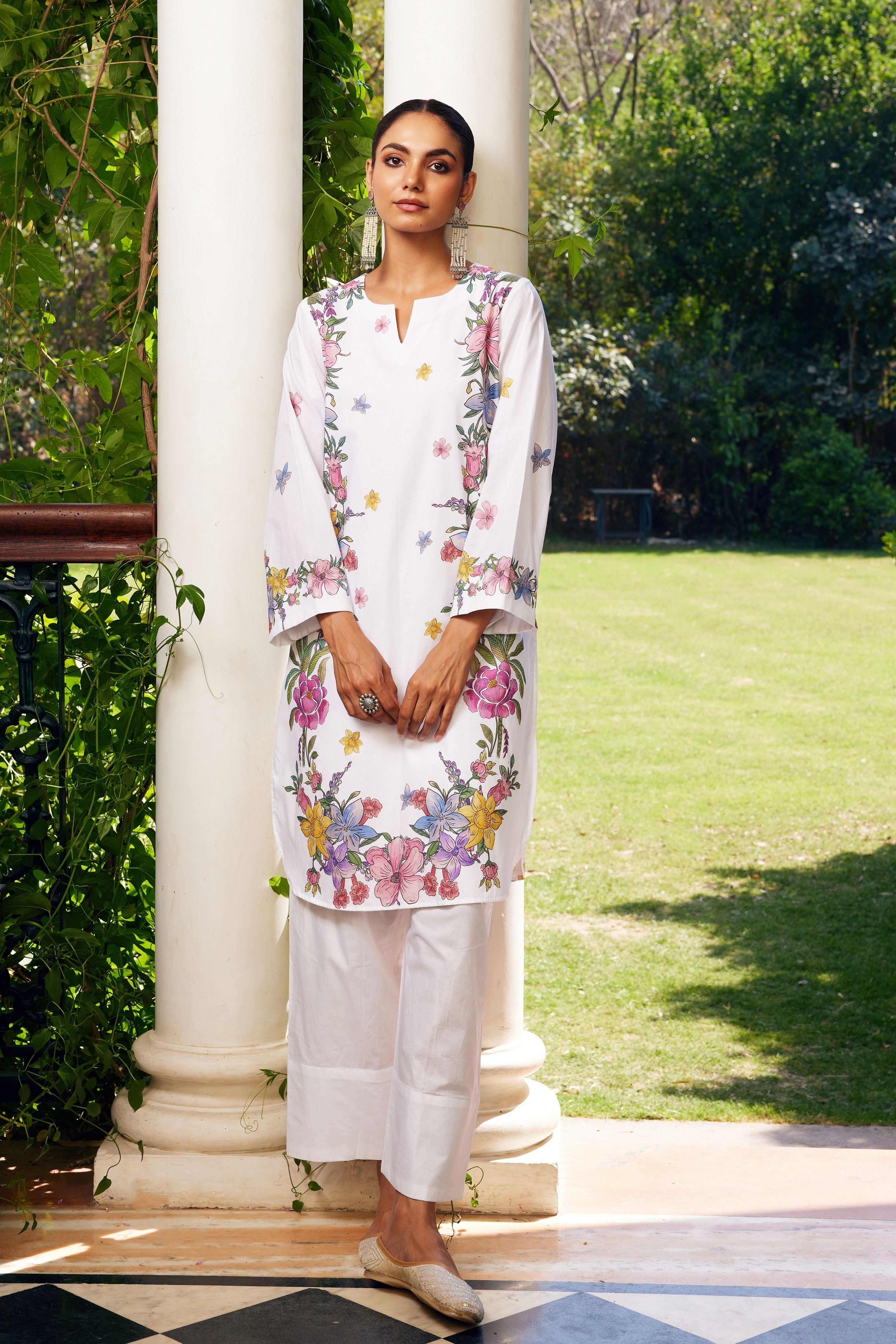 White Gulzaar Short Kurta Set