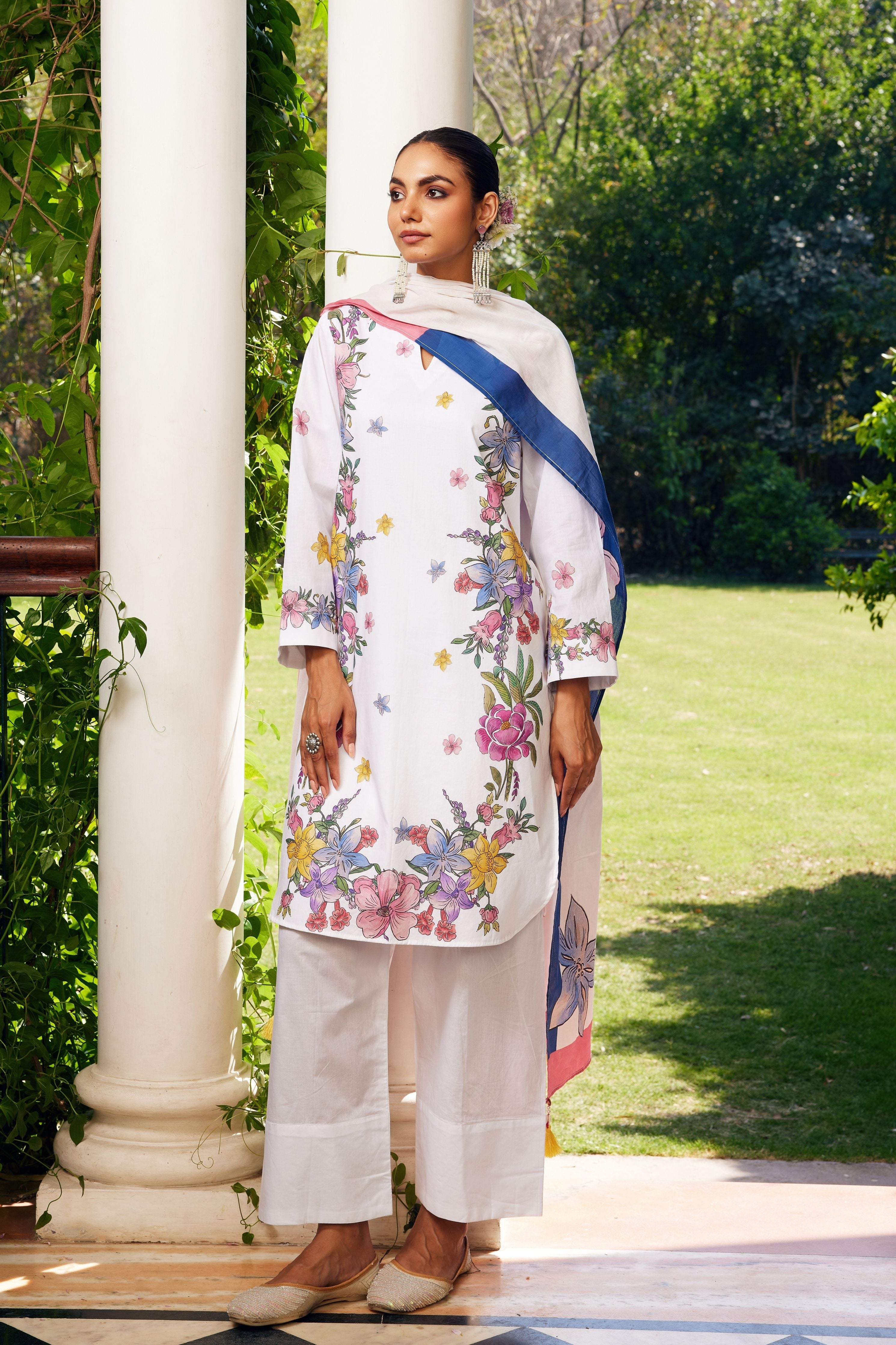 White Gulzaar Short Kurta Set