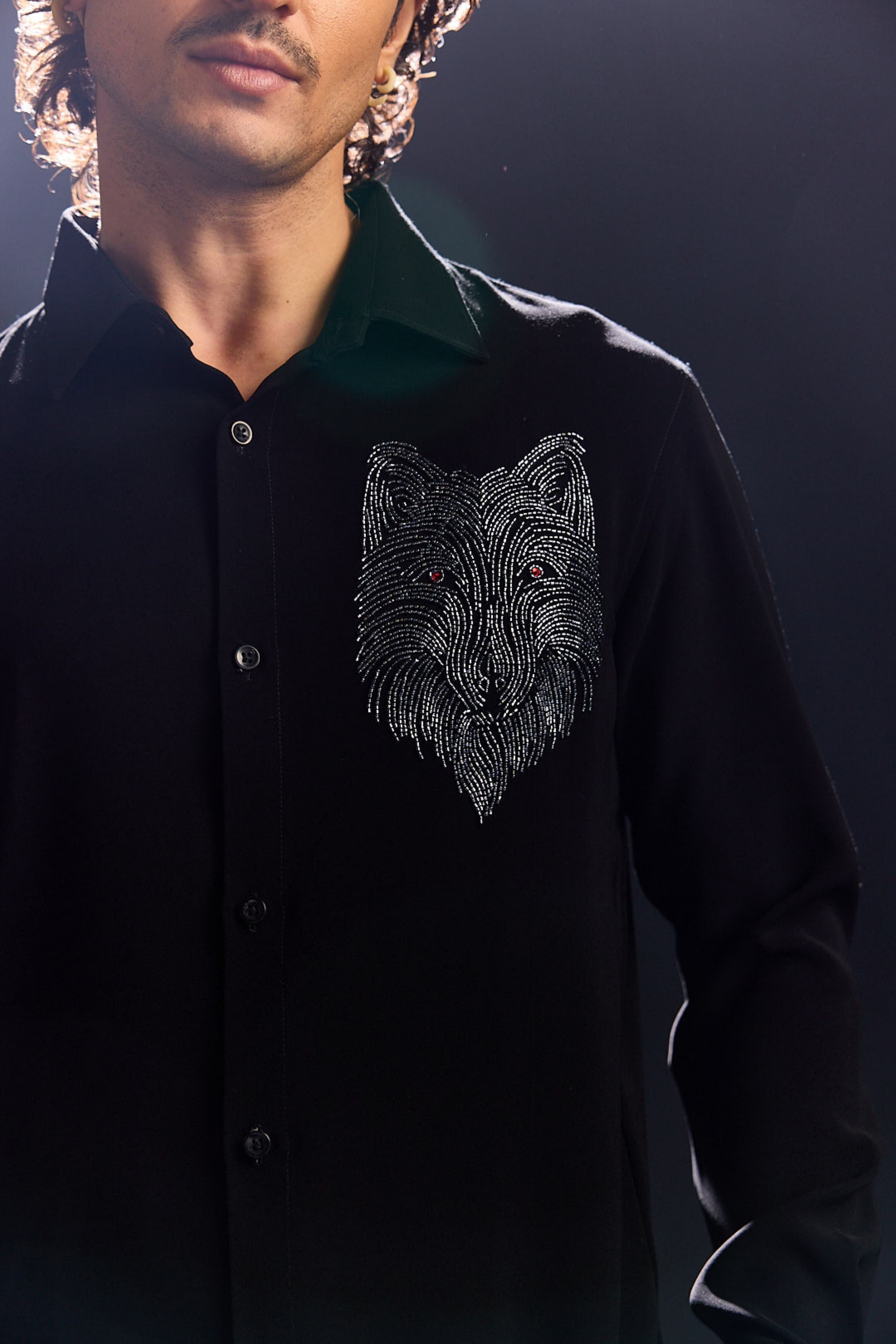 Wolf Motif Embroidery Shirt