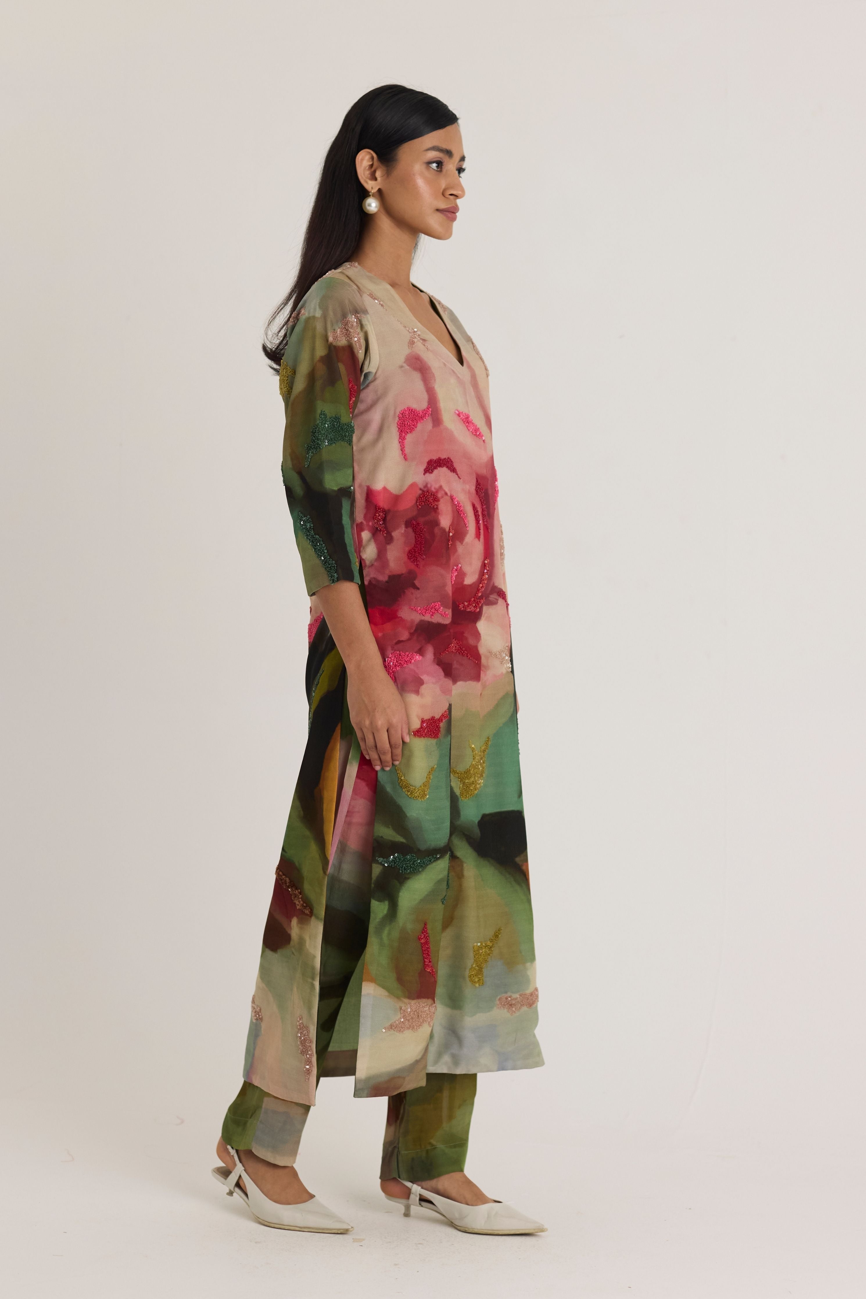 Tilly Emroidered Long V Neck Kurta Set