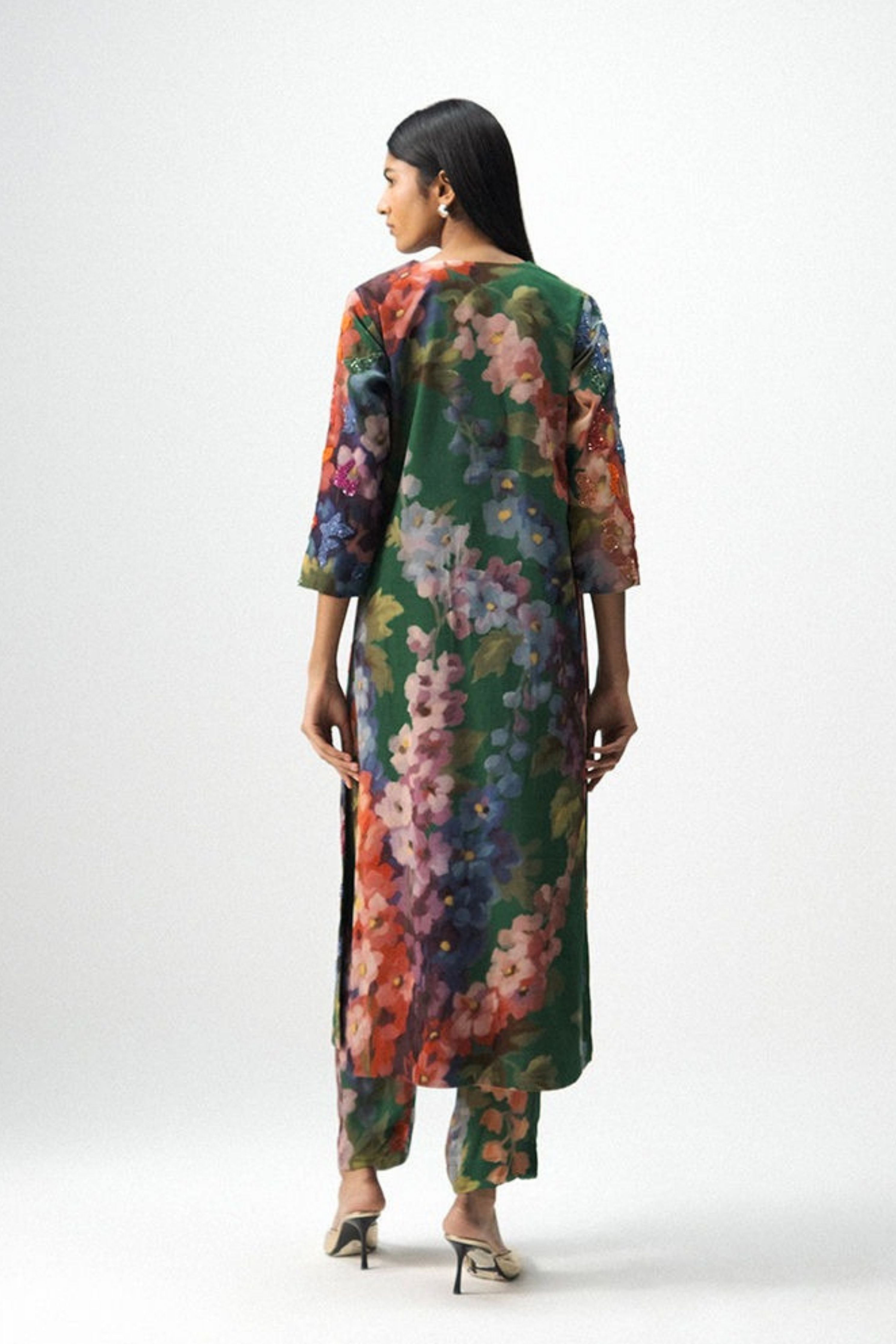 Thea Emboroidered Kurta Set