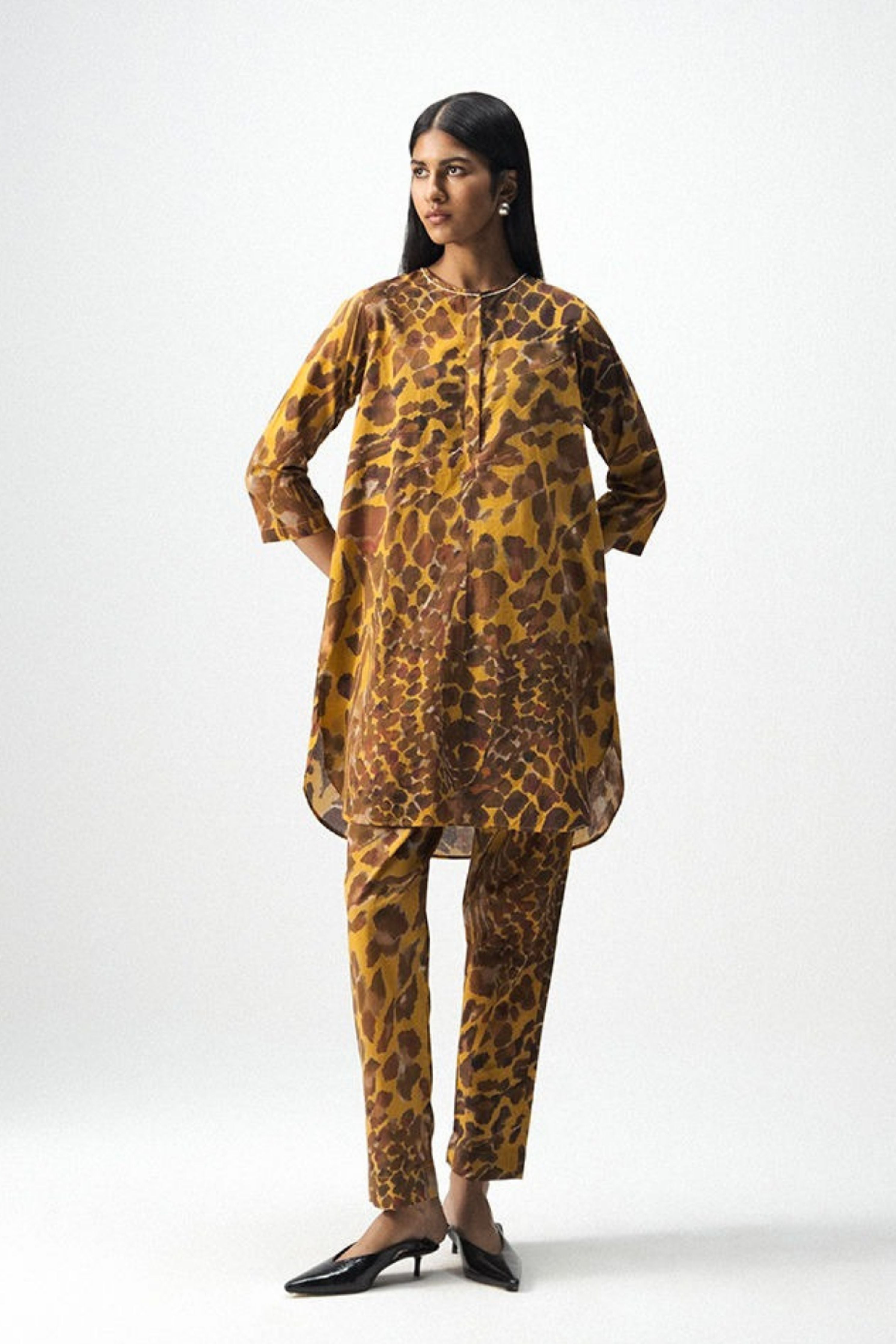 Chitara Short Kurta Set