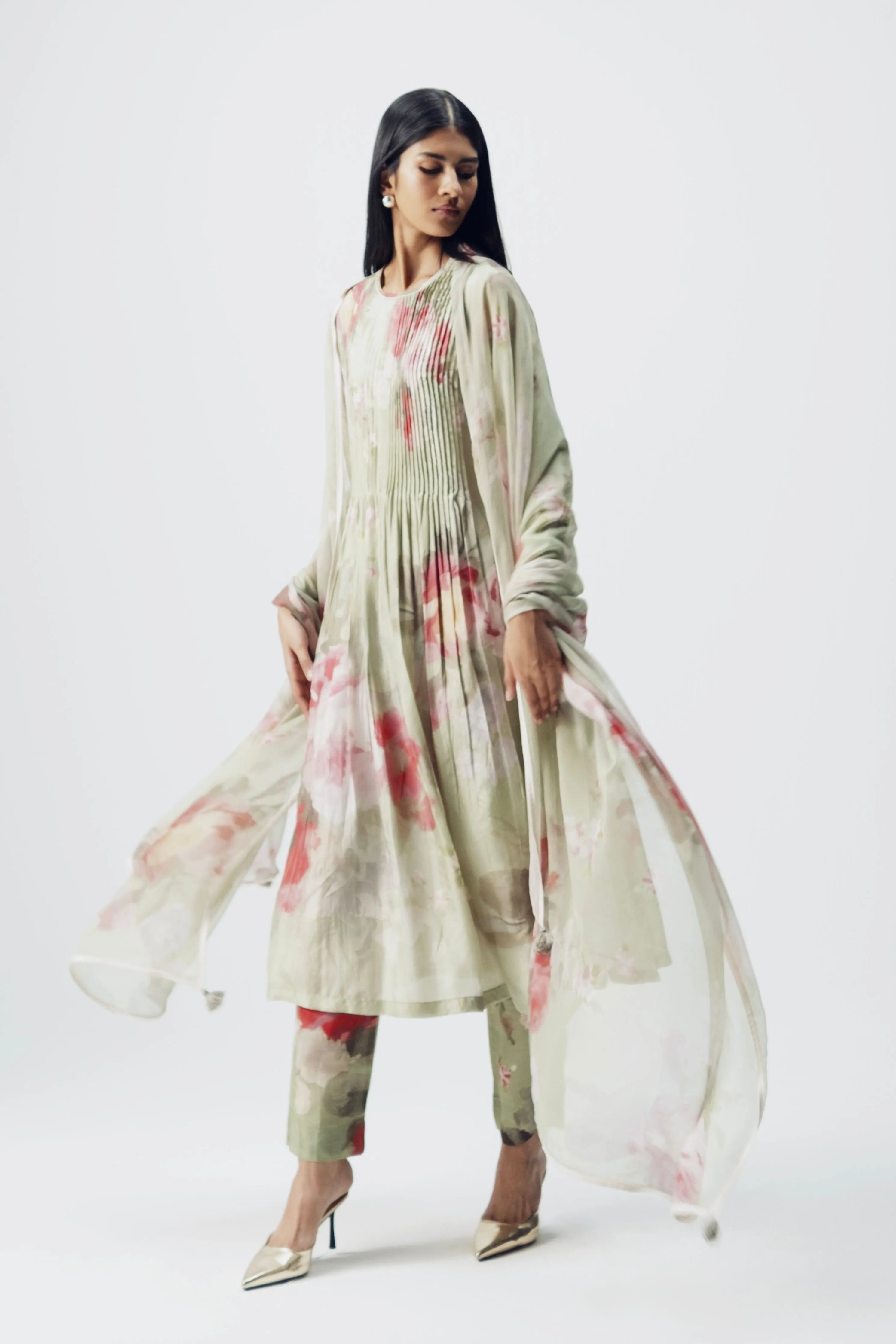 Roos Pintucks Kurta Set