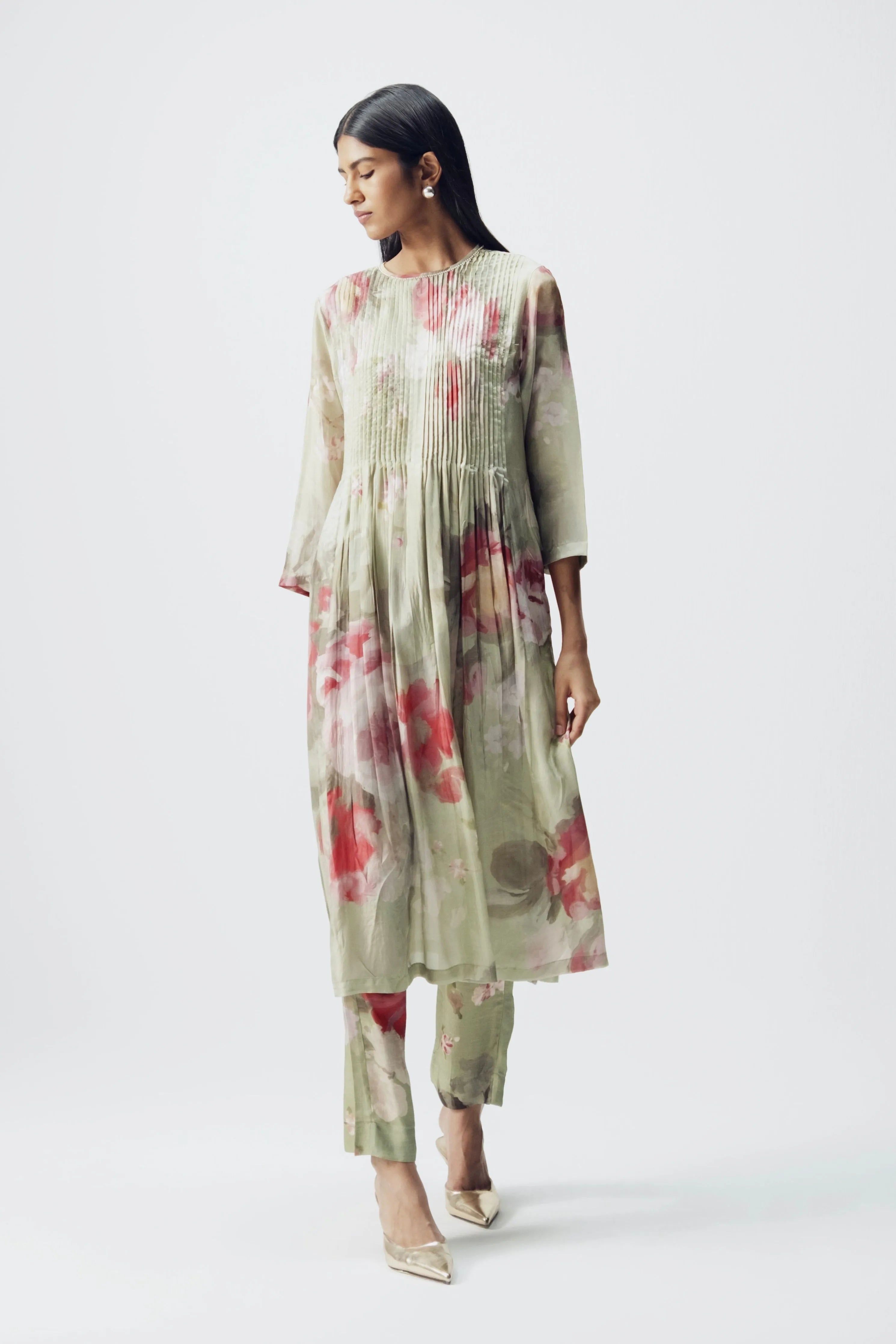 Roos Pintucks Kurta Set