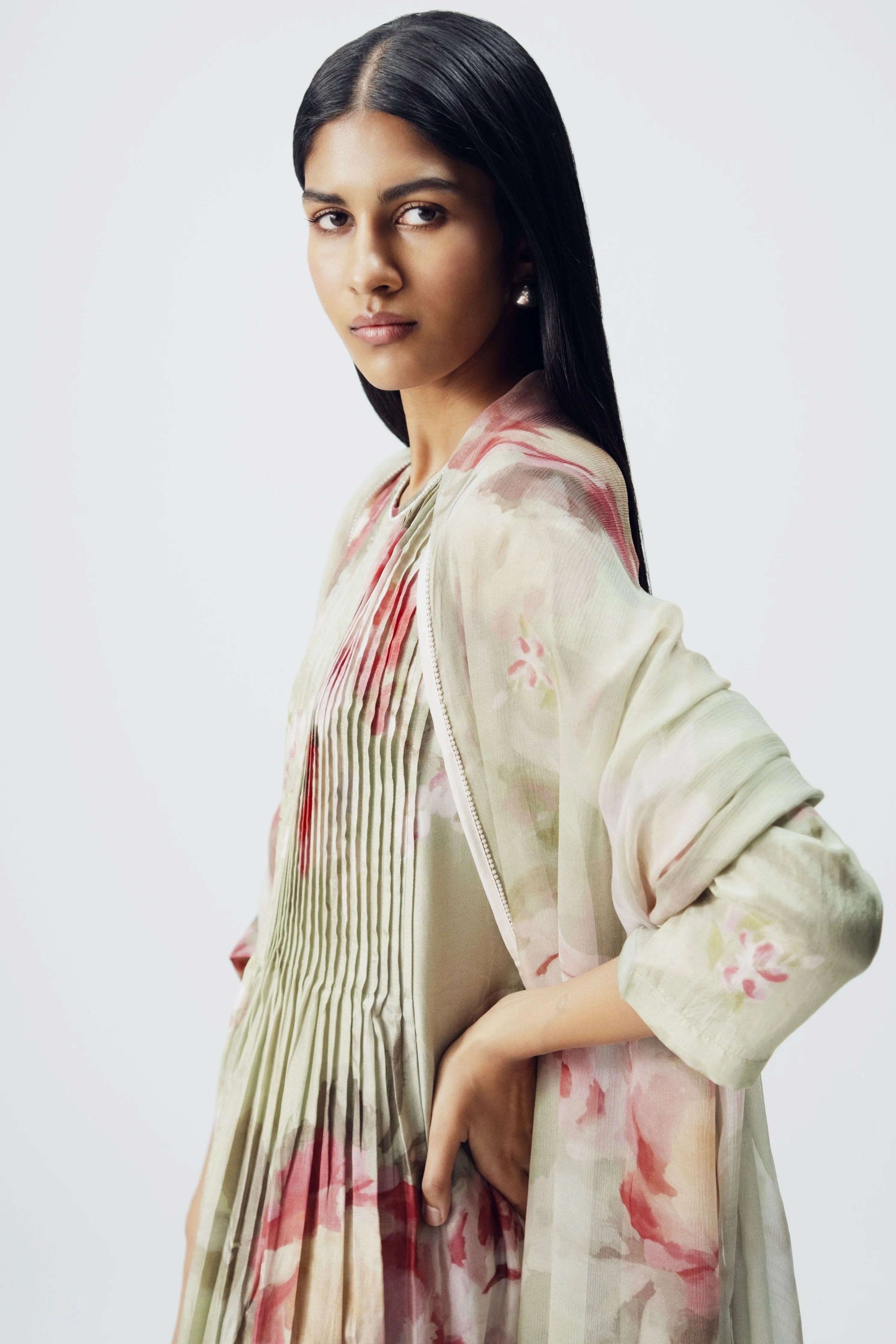 Roos Pintucks Kurta Set