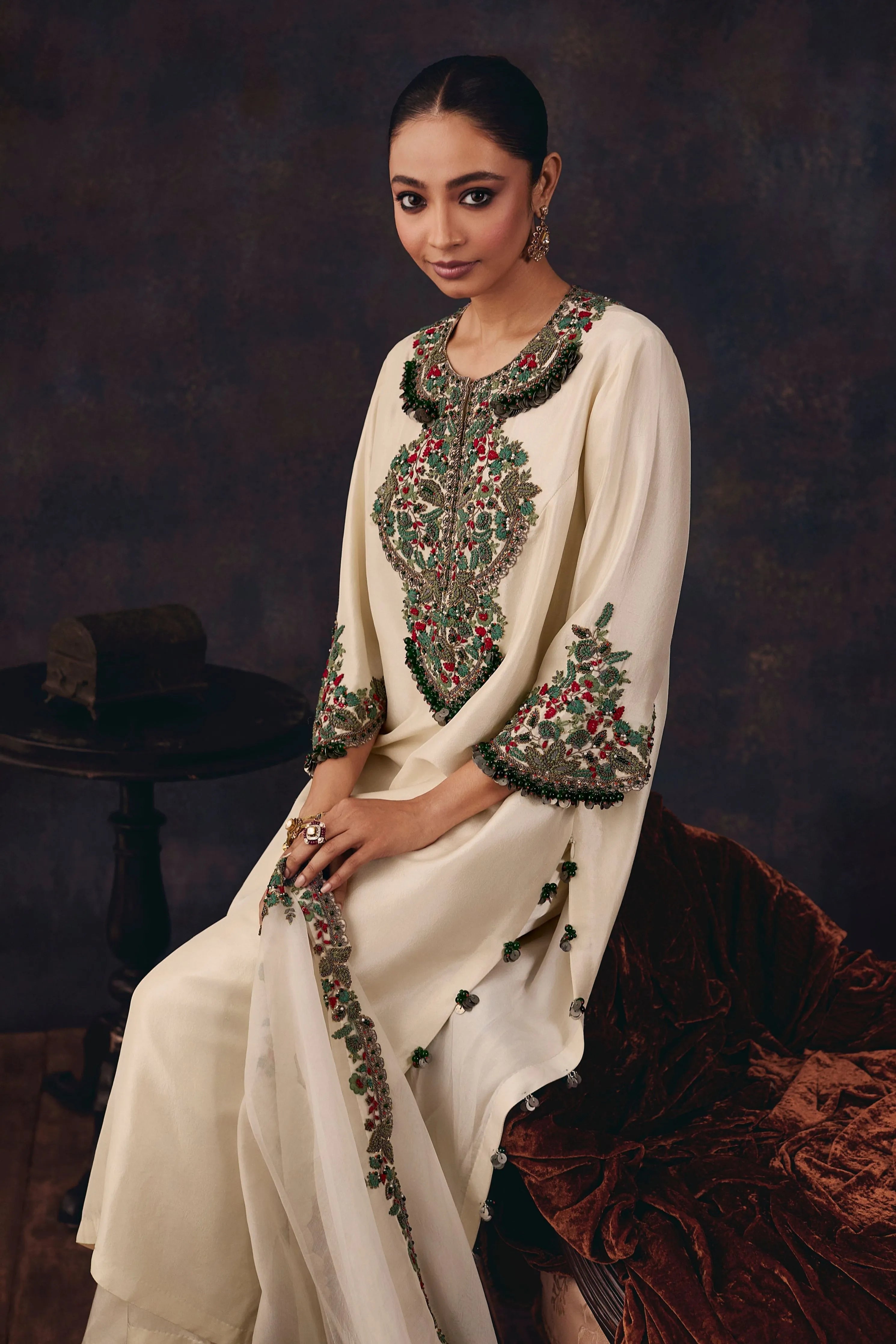 Av Matka Long Suit Set
