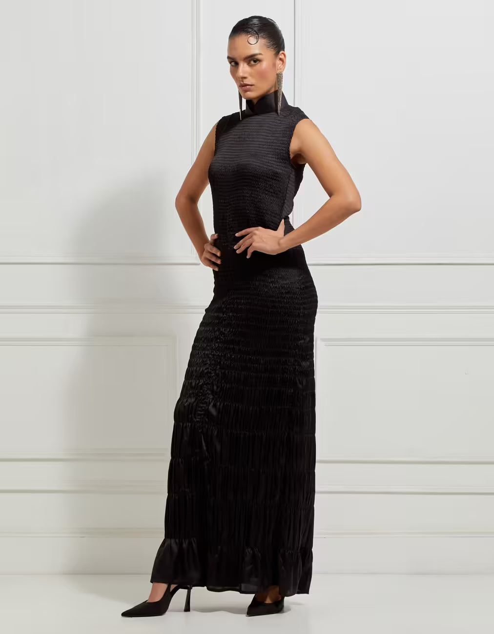 Central Gathered Scale Smocked Mandarin Collar Dress In Black