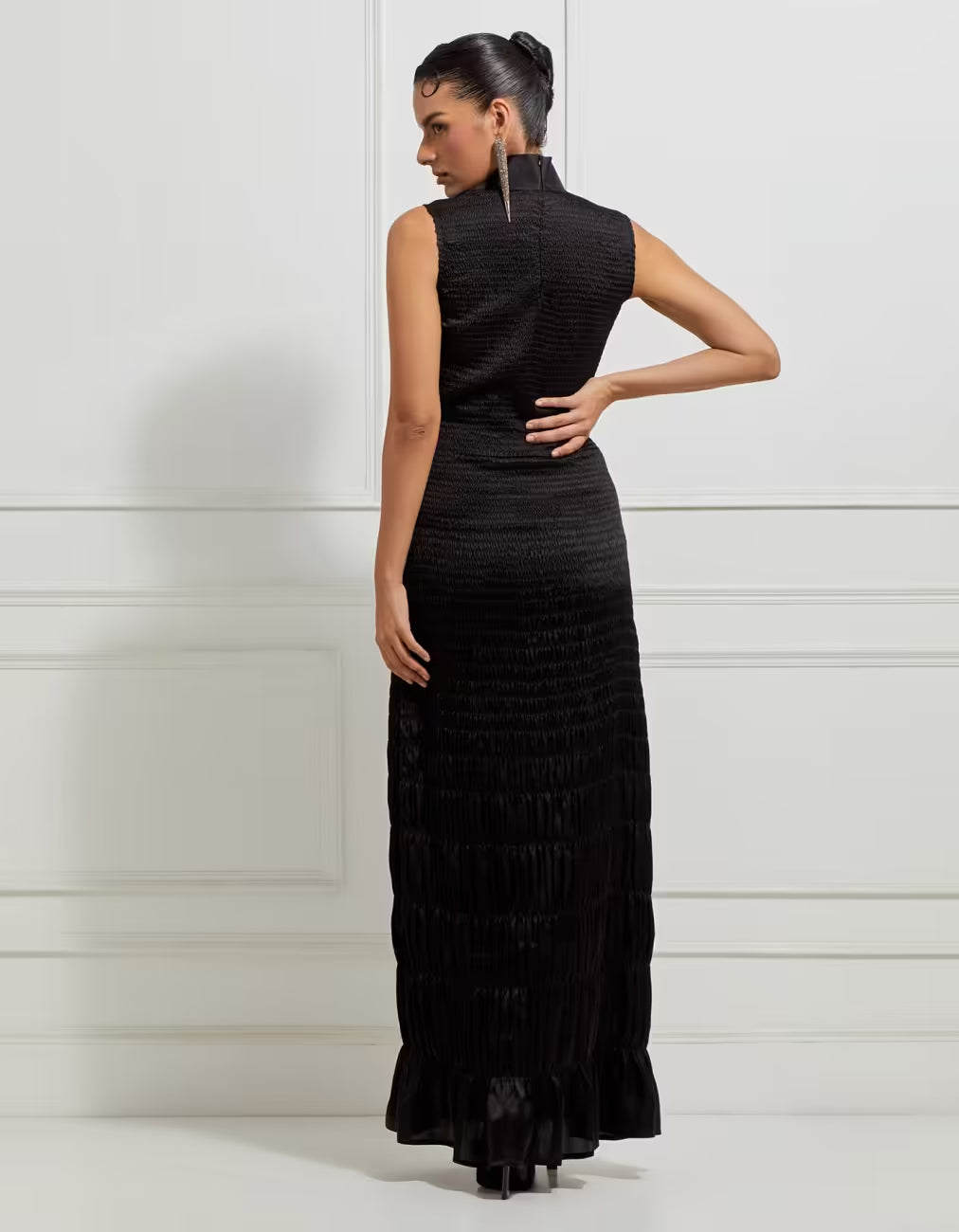 Central Gathered Scale Smocked Mandarin Collar Dress In Black