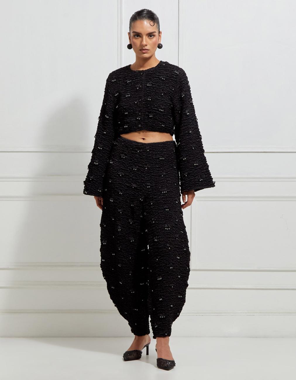 Wave-Smocked Cropped Long Sleeved Jacket In Black