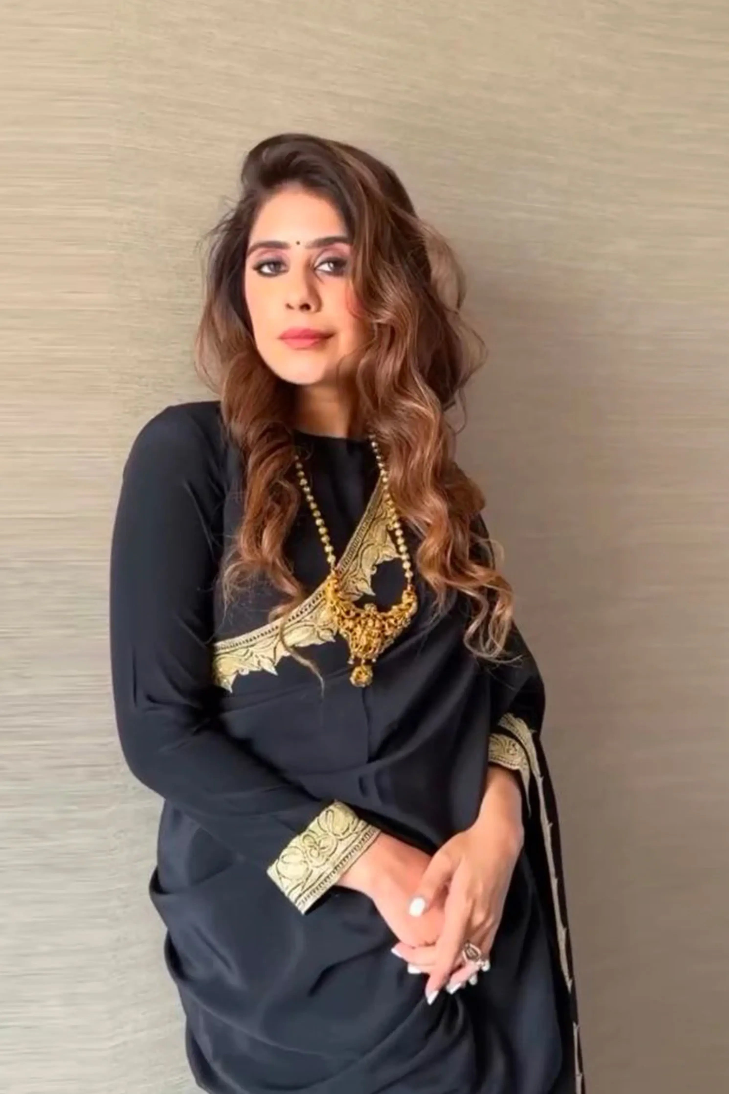 MEHAL KEJRIWAL IN BLACK SIDDRA SAREE
